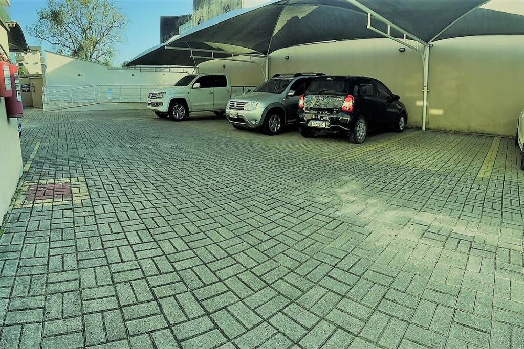 Novo Com Piscina E Ar Condicionado
